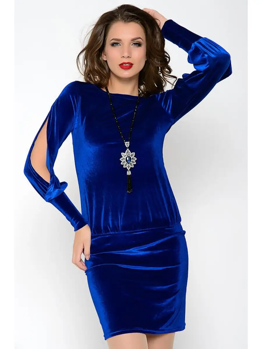 Платье из синего бархата